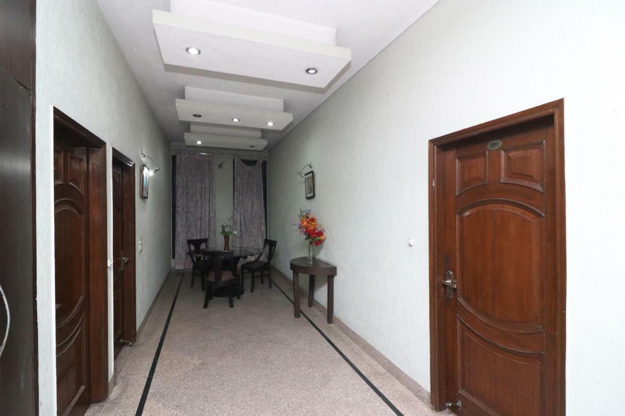 Oyo 24672 Bharat Guest House Delhi  Luaran gambar