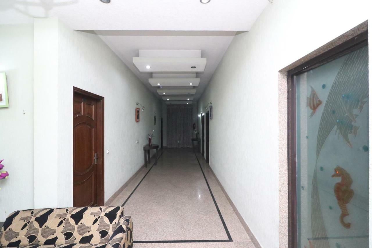 Oyo 24672 Bharat Guest House Delhi  Luaran gambar