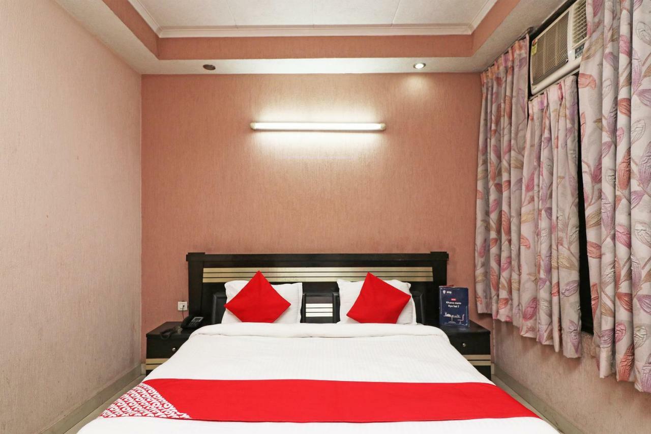 Oyo 24672 Bharat Guest House Delhi  Luaran gambar