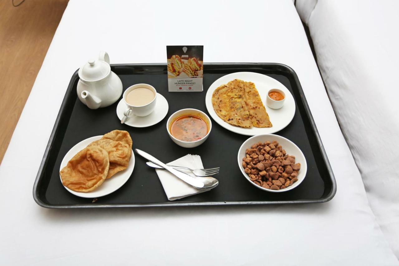Oyo 24672 Bharat Guest House Delhi  Luaran gambar